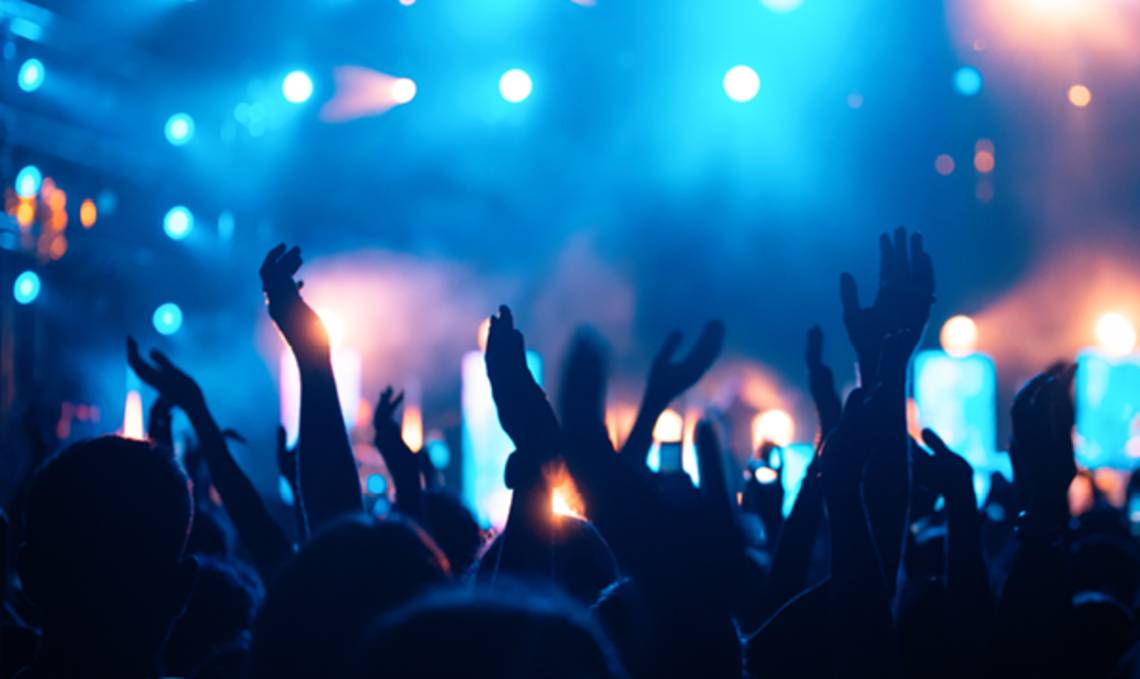 Oordoppen, 0.0 bier en bierbuiken: naar een concert als zestigplusser