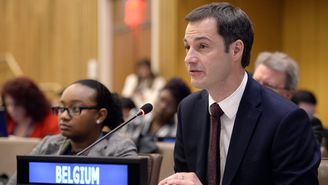 De Croo breekt lans voor rechten van vrouwen, holebi's en ...