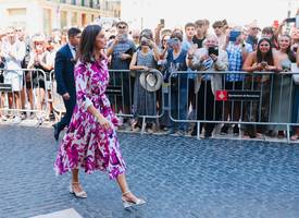 De leuke shirtdress van koningin Letizia van Spanje