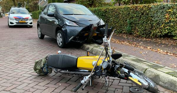 Twee gewonden bij ongeluk in Helvoirt, weg afgesloten.