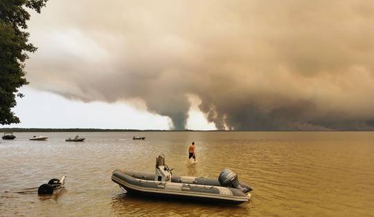 Populaire Franse badplaats Lacanau evacueert alle campings