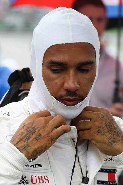 Toch punten voor Lewis Hamilton na straffen ‘Alfa's’