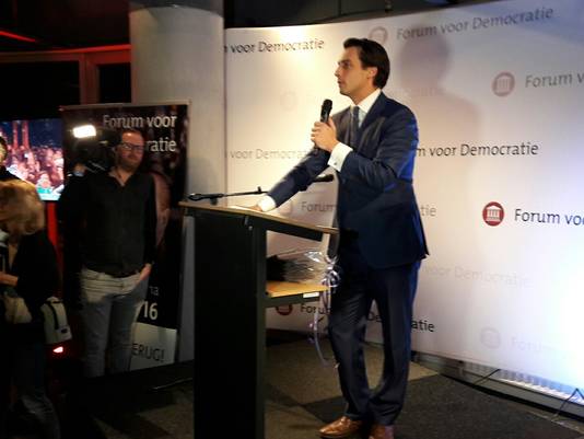 Thierry Baudet tijdens zijn overwinningsspeech.