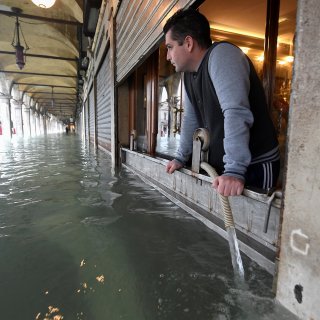 Situatie in Venetië opnieuw kritiek: San Marcoplein afgesloten voor toeristen