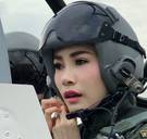 Haar in de boter: Thaise koning neemt minnares alle titels af