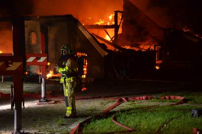 Opnieuw grote brand in Vorden, boerderij en stal in de as gelegd
