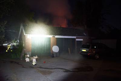 Brandweer ontdekt wietplantage bij brand in schuur Heelweg