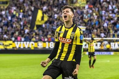 Trainingsstage Vitesse-ster Mount bij nationaal team Engeland