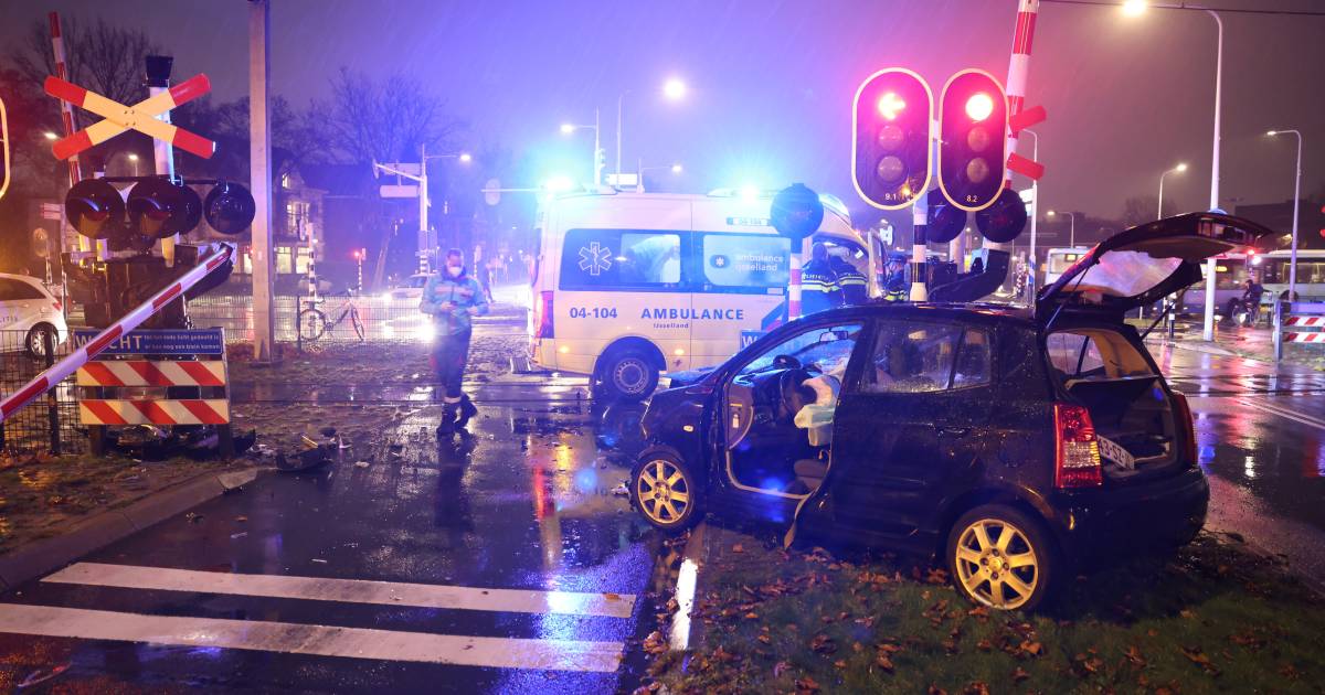 Onze dagdienst liep wat uit. Samen met Johan de collega's ondersteund bij de afwikkeling van dit incident: . #politie #Zwolle ^mh