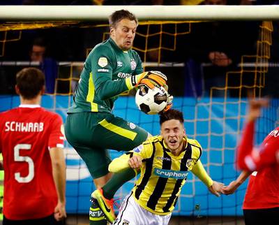 Vitesse wil doelman Pasveer halen