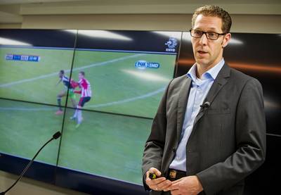 VAR-baas Van der Roest van KNVB naar FIFA