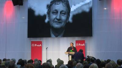 Minuut stilte voor Van der Laan op PvdA-congres
