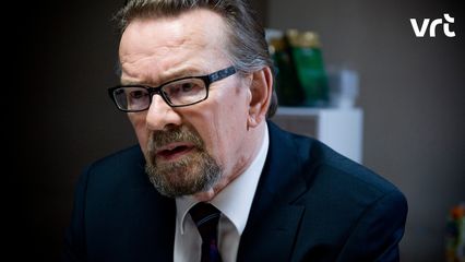4. Wie er ook aan de Touwtjes Trekt
