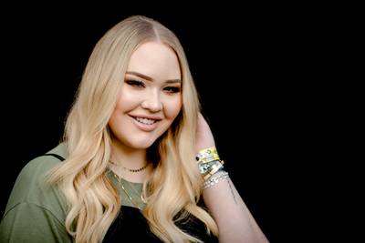 YouTube-ster NikkieTutorials rouwt om overleden broertje