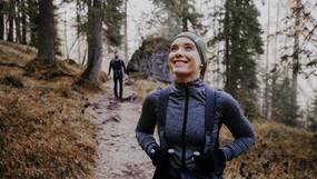 Zo daag je tijdens een wandeling je lichaam meer uit: 6 simpele tips van sportexperts