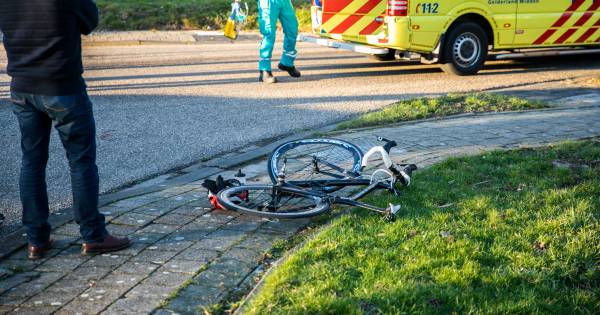 Scooterrijdster gewond na botsing met wielrenner in Velp