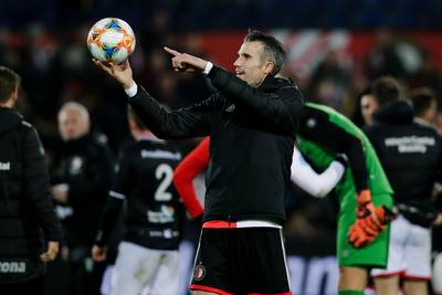 Hattrickheld Van Persie wil ‘niet in somberheid afsluiten’ na bekerechec