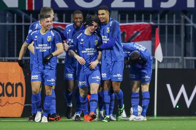 LIVE | Vitesse voetbalt op spaarstand verder in Emmen