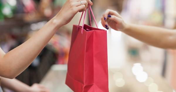 Nieuwe levendigheid in Olst: Kledingzaak vestigt zich in centrum - De Stentor