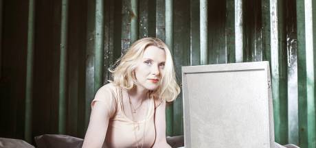 Huwelijk Jelka Van Houten Strandt Na Zes Jaar Show Ad Nl