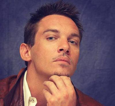 Filmacteur Jonathan Rhys Meyers opgepakt na tirade in vliegtuig