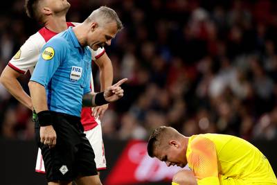 Padt geeft in duel met Ajax nieuwe dimensie aan het woord ‘tijdrekken’