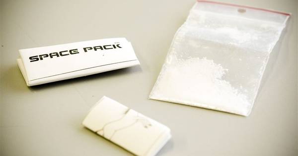 Man verstopt cocaïne onder zijn oksels - De Gelderlander