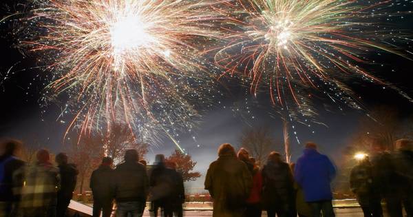Milieudienst legt bom onder bejubeld dorpsvuurwerk in Reek - BD.nl