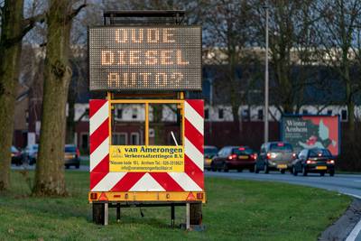 Tientallen boetes voor oude diesels in milieuzone Arnhem