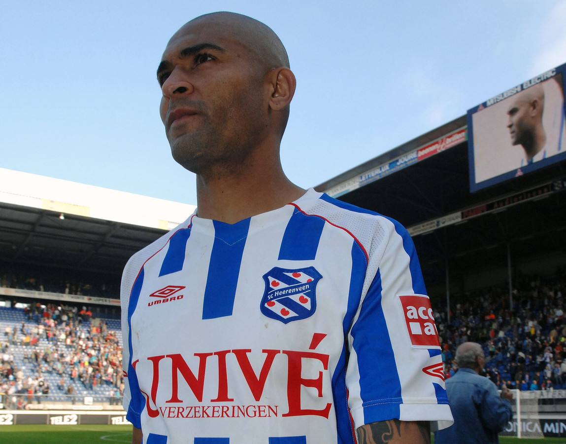 Afonso Alves traint mee met sc Heerenveen Foto bndestem.nl