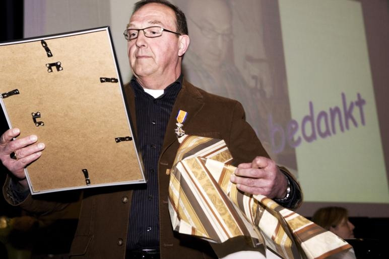 Afscheid van Den Bolder met lintje | Foto | bndestem.nl