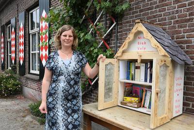 Velp is een minibieb rijker, zonder de gedateerde encyclopedieën