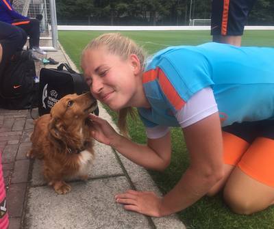 Oranje krijgt op uitlooptraining bezoek van 'Messi'