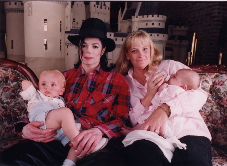 Paris Jackson herenigd met biologische moeder Nieuws HLN