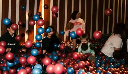 Voorbereiding op het leven: afscheid van het ballenbad in Ikea Wilrijk