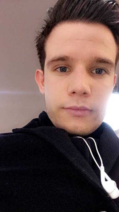 Stefan zit drie kwartier vast in donkere trein op rangeerterrein