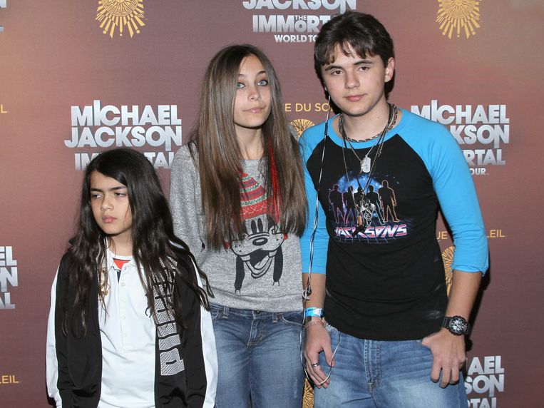 Michael Jacksons Kinderen Krijgen 5 8 Miljoen Per Jaar Nieuws Hln