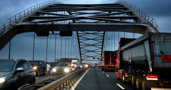 A27 Naar Gorinchem Tijdens Maandagochtendspits Veel Drukker Na