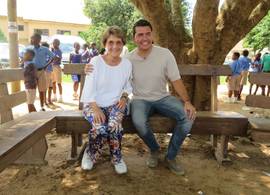 Jan Smit en prinses Margriet hebben het gezellig in Ghana