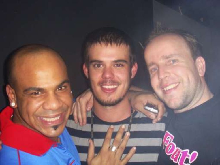 Joran van der Sloot wil de Vries voor rechter dagen ...