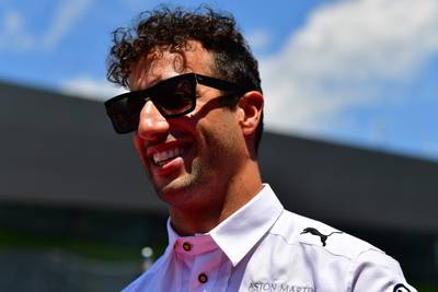 Ricciardo feliciteert Verstappen: Ik denk dat je een paar drankjes gaat doen