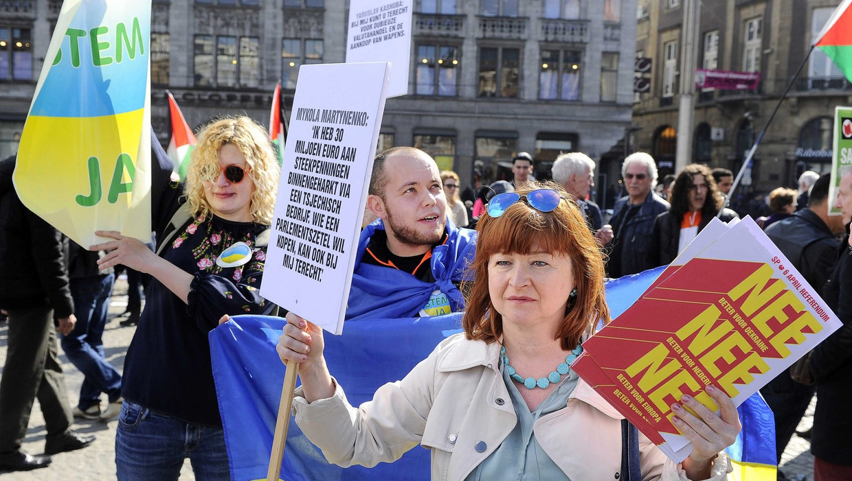 voert halfslachtig campagne voor referendum