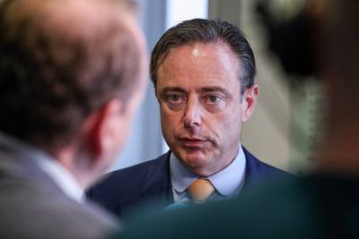 De Belgische regering is zojuist wel/niet gevallen