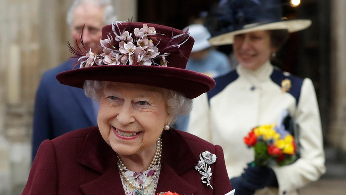 Le Mariage De Harry Et Meghan Est Consenti Par Elizabeth Ii