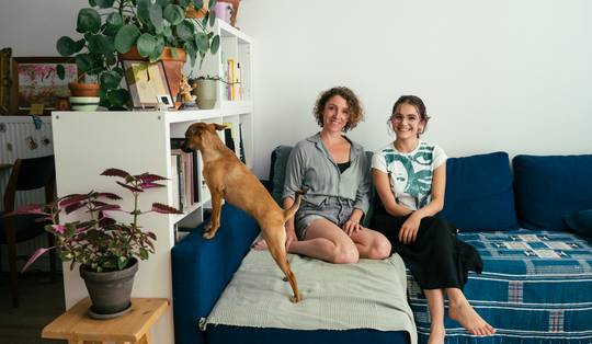 ‘Zonder dit project had ik niet meer in Brussel gewoond’: alleenstaande moeder Katrien over wonen in Vorst