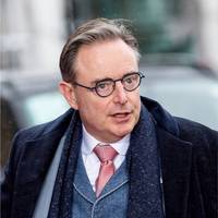 We kennen het verhaal al dertig jaar: de federale overheid wordt leeggemolken door de sociale zekerheid en door de deelstaten