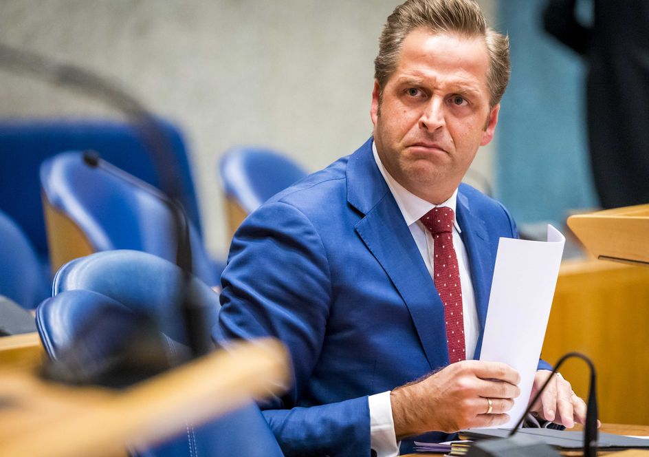 Hugo de Jonge beloofde minder marktwerking in de nu levert hij zijn eerste proeve af TROUW
