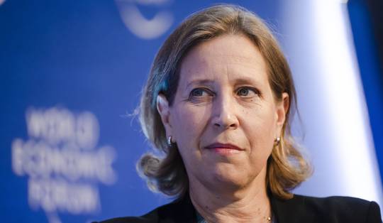 Haar garage werd het eerste Google-hoofdkwartier, later werd ze baas van YouTube: ‘machtigste vrouw van het internet’ overleden