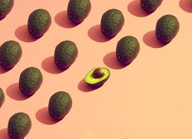 Zo bewaar je een halve avocado zonder dat de vrucht bruin wordt