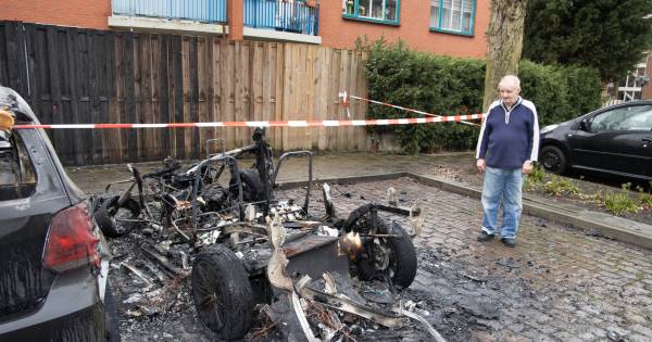 George (67) ziet 45 kilometerauto in vlammen opgaan: ‘Een ramp: ik kan nog geen 100 meter lopen'.